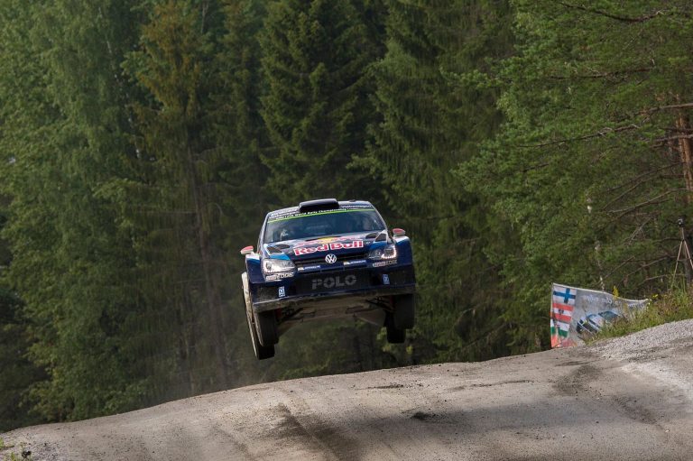 WRC:  Ράλλυ Φινλανδίας τέλος δεύτερης μέρας! +videos!!!