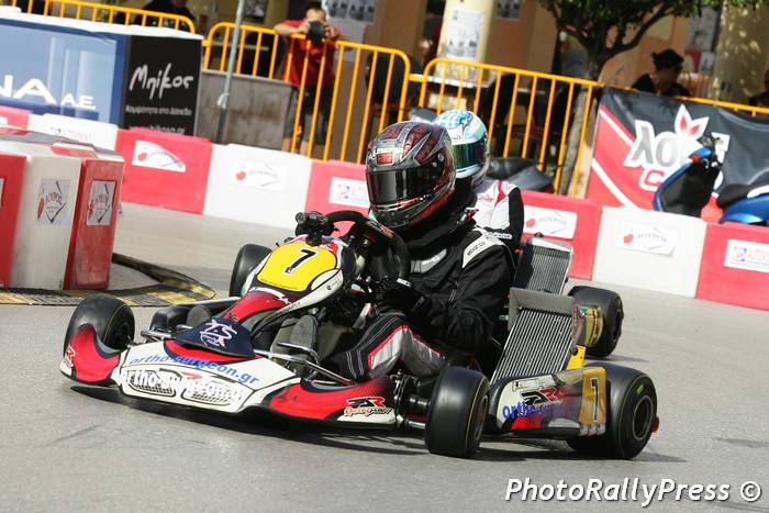 8ο P.I.C.K. Λουξ Cola: Με τον φακό…