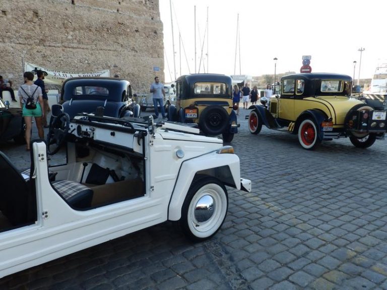 Με εντυπωσιακές κλασσικές παρουσίες γέμισε το λιμάνι των Χανίων