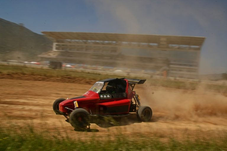 «Πρόβα τζενεράλε» των Dirt Games στον Ιππόδρομο